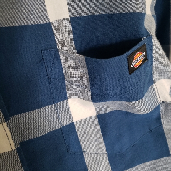 Men's Dickies Button Up Collared Short Sleeve Blue & White Plaid Shirt - Picture 6 of 6